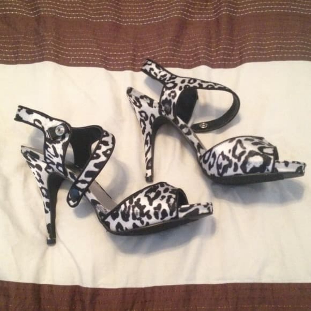 Heels - Picture 1 of 1